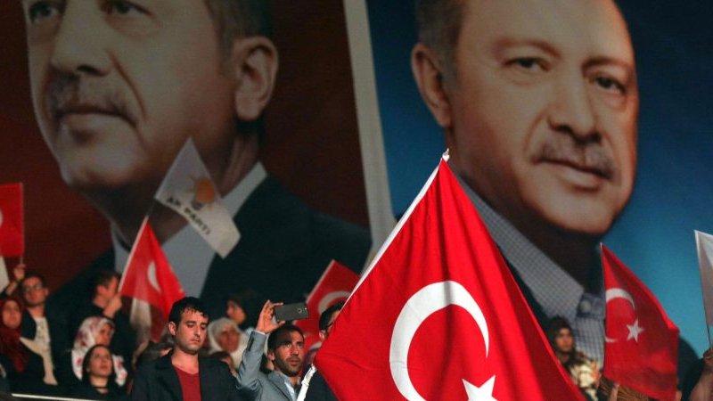 Erdogan appelle au renouvellement de l'AKP en vue des élections de 2019