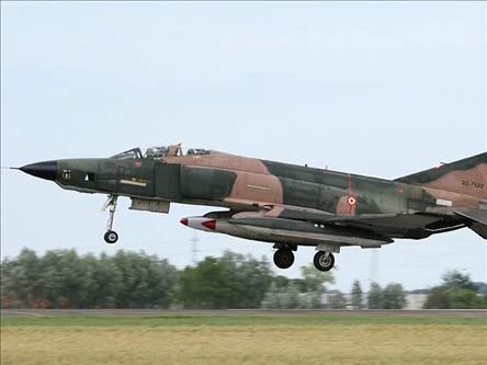 Livraison des avions modernisés à l'armée turque 
