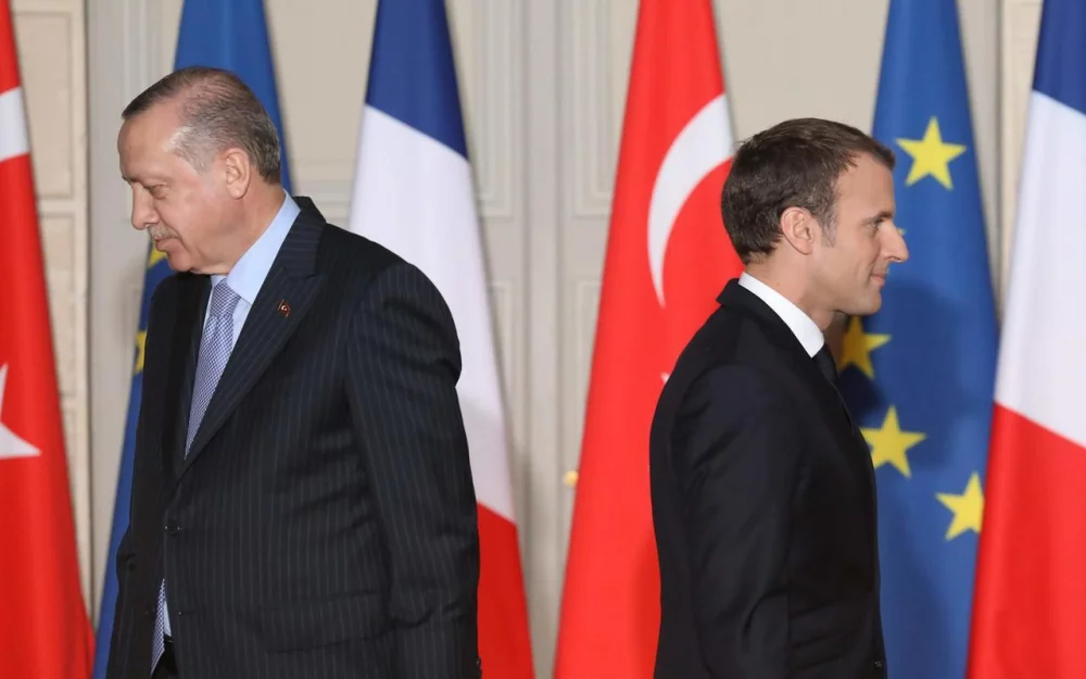 24 avril : La Turquie condamne l'instauration d'une journée de commémoration par Macron