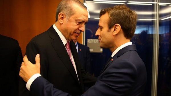 LE PRESIDENT ERDOGAN S'EST ENTRETENU AVEC SON HOMOLOGUE FRANÇAIS.