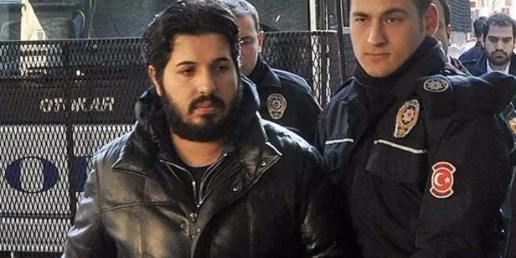 Affaire Zarrab : mandats d'arrêt contre les parents d'un témoin