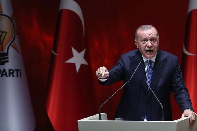 [Migrant] Erdogan menace d'ouvrir les portes vers l'Europe