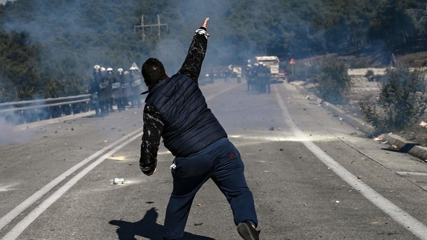 A Lesbos, la question migratoire tourne à l'émeute