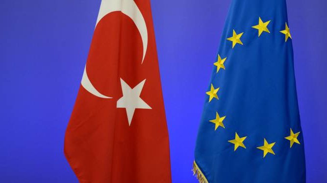  La Turquie continuera a recevoir des fonds de l'UE entre 2021 et 2027, a déclaré le commissaire