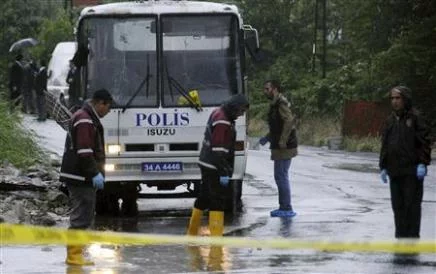 Quinze policiers blessés dans un attentat à Istanbul 