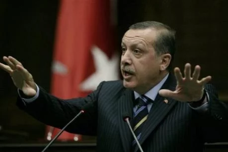 Erdogan qualifie de « parodie » la résolution américaine sur le « génocide » arménien