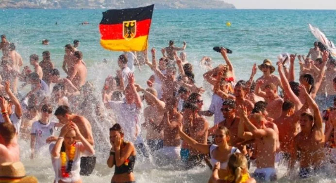 L'Allemagne prévoit de lever l'interdiction aux voyageurs mais, en destination pour la Turquie