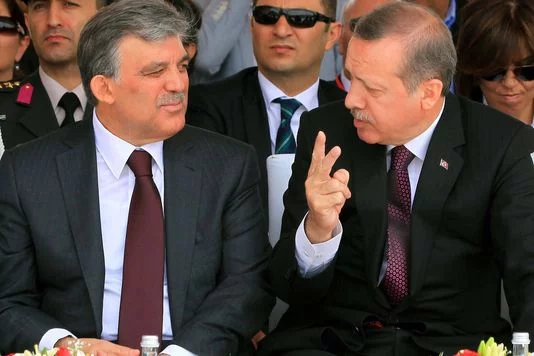 Turquie : guerre des mots entre le président Erdogan et son ancien allié Abdullah Gül