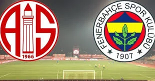 Fenerbahçe retrouve le podium après sa victoire à Antalyaspor (1-0)