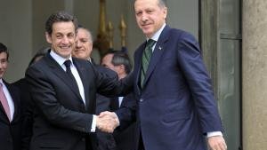 Sarkozy promet à Erdogan de venir en Turquie