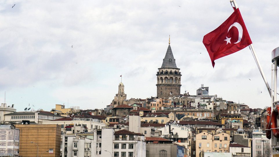 La Turquie teste sa première bombe aérienne.