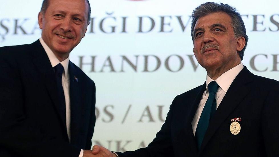[Chronique] Le principal chef de l'opposition turque soutient Gül pour affronter Erdogan