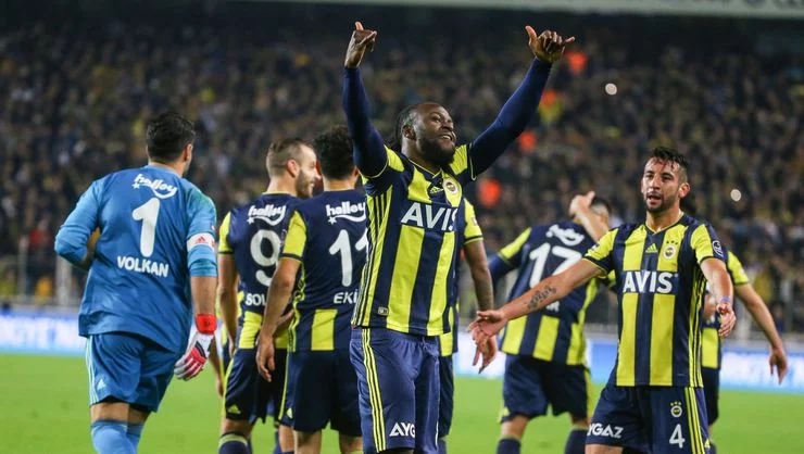 Ça va mieux pour Fenerbahçe, vainqueur de Göztepe en Turquie