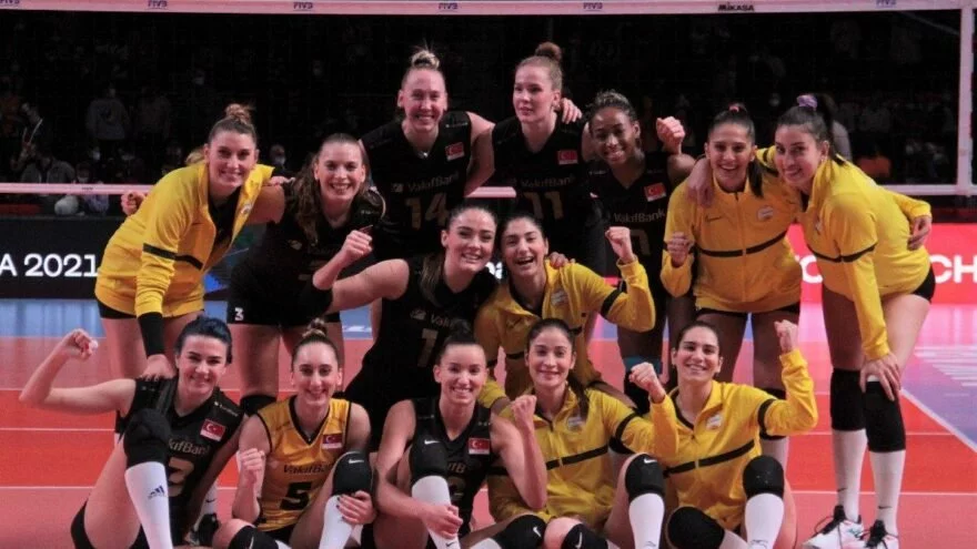 En battant Fenerbahçe Opet, Vakıfbank a atteint la finale !