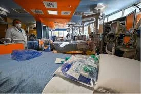 CORONAVIRUS : LE BILAN S'ALOURDIT EN ITALIE OÙ LES HÔPITAUX SONT À BOUT DE SOUFFLE