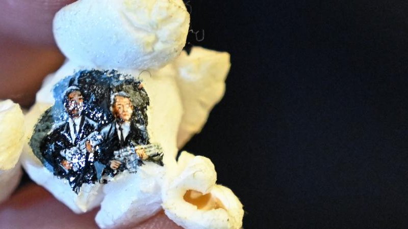 Turquie : dans l'atelier de "Micro-ange", auteur de chefs-d'œuvre miniatures