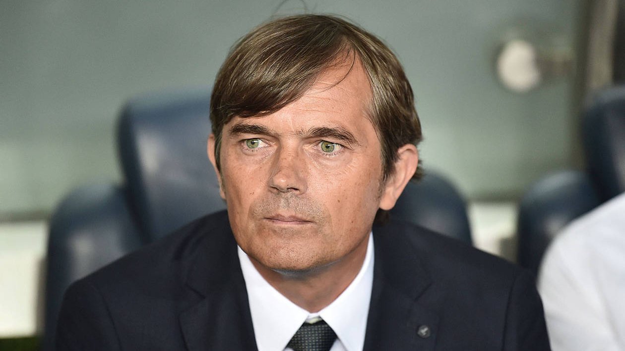 L'entraîneur de Fenerbahçe Phillip Cocu, est limogé