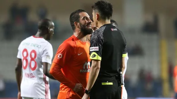 Arda Turan écope une amende de 375 000€