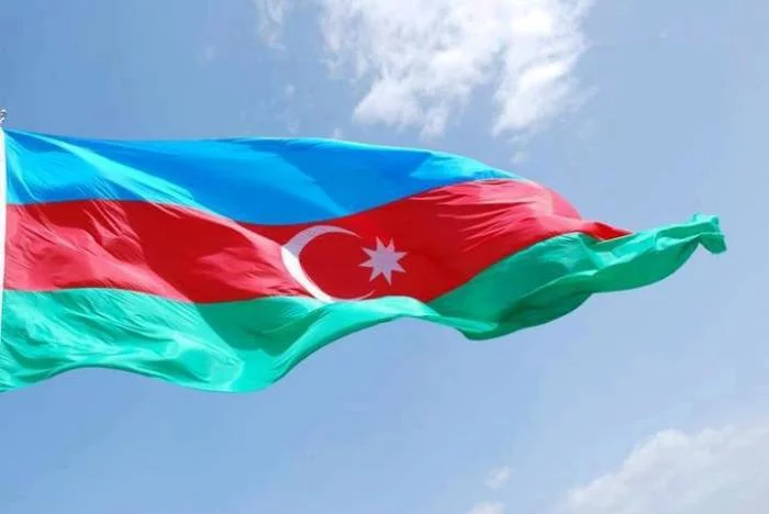 9 novembre 1918 adoption du drapeau Azerbaïdjanais