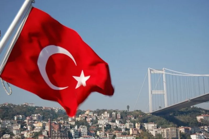 Turquie : entre récession et élections, la voie étroite pour l'AKP ?