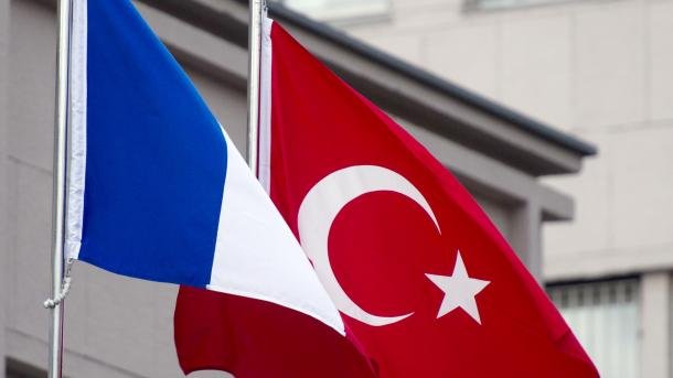 Le collectif des associations turques de France critique le décret de Macron sur le 24 avril