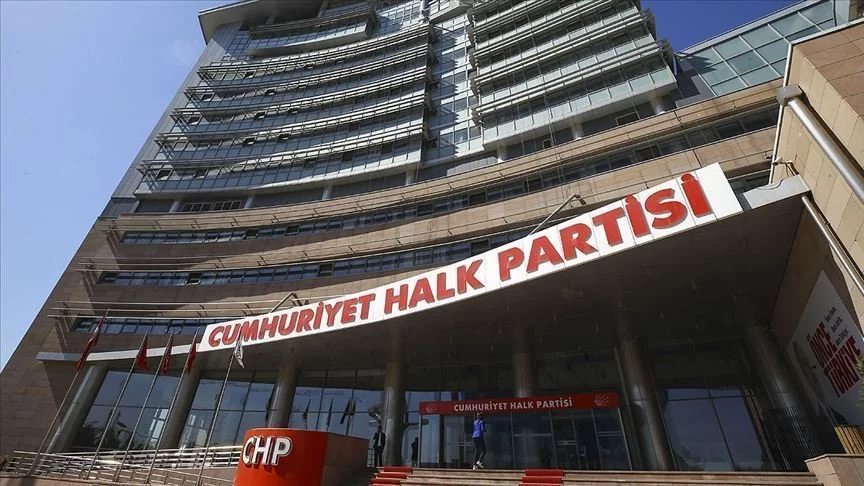 La justice offre un répit à l'opposition