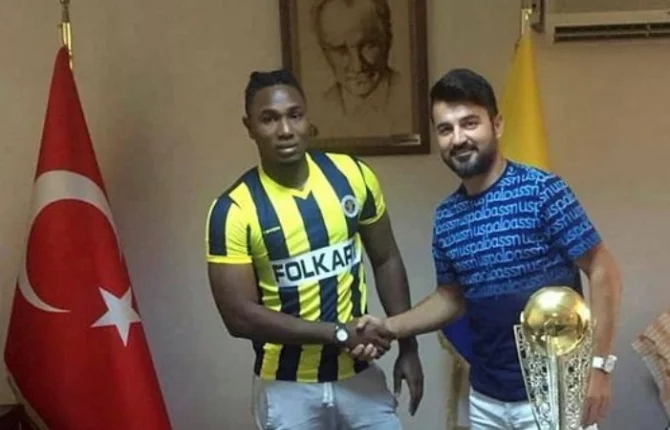 TURQUIE : UN CLUB SE TROMPE DE JOUEUR AU MOMENT DE LA SIGNATURE