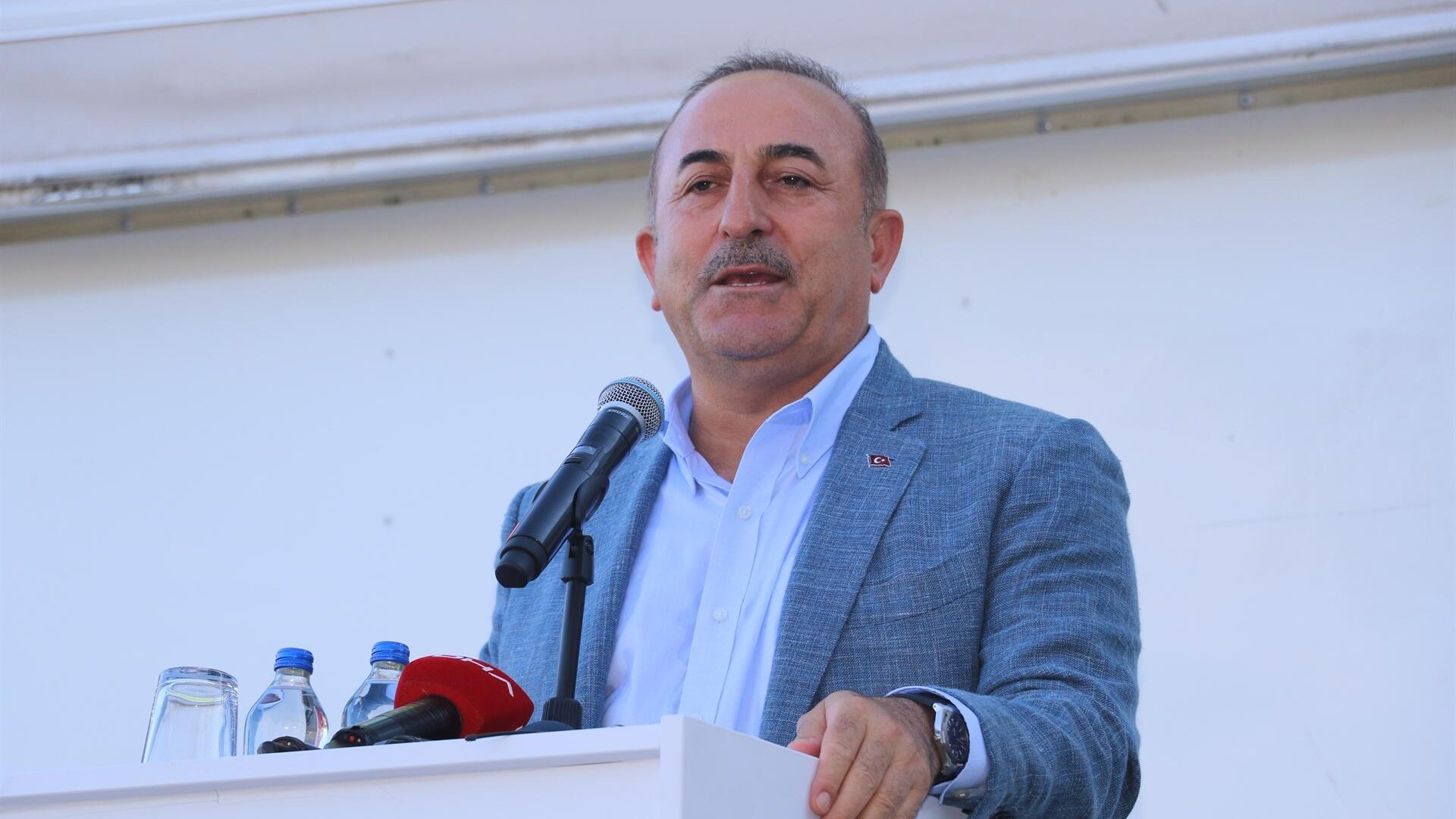 La Turquie doit éliminer les terroristes du YPG / PKK à l'est de l'Euphrate, a déclaré le ministre turc des Affaires étrangères