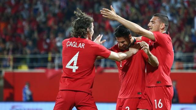 la Turquie dénonce un manque de respect envers son équipe nationale à son arrivée en Islande