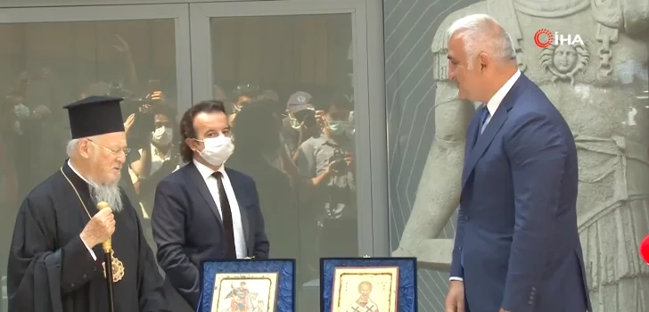 La Turquie remet au patriarche orthodoxe grec à Istanbul les oeuvres volées des églises