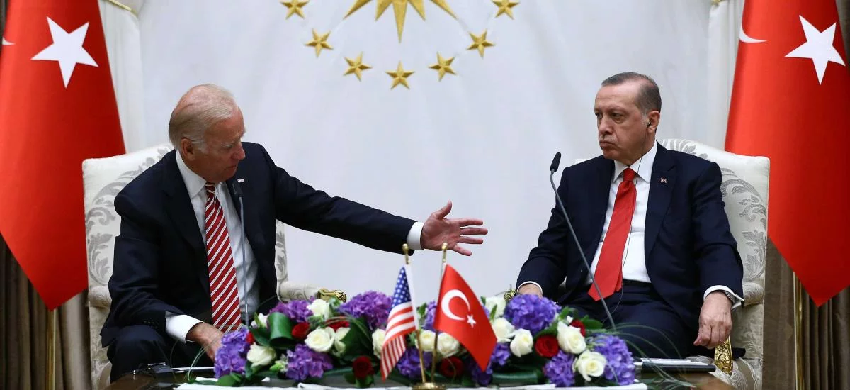 Biden augmentera le soutien américain aux YPG en Syrie et en Irak, selon un universitaire