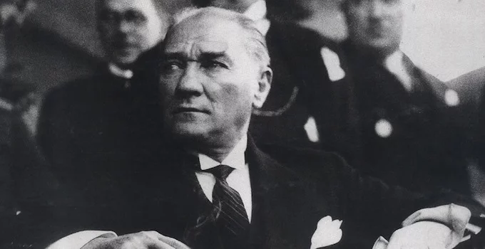" Atatürk n'était pas Turc " Enquête sur une obsession généalogique