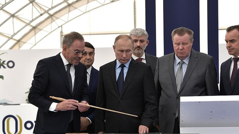 Un allié de Poutine vend une société turque de gaz naturel au groupe BDY