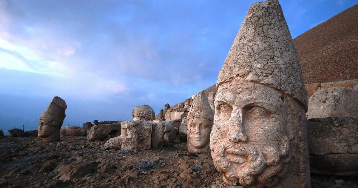 Les montagnes des dieux Nemrut