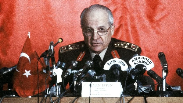 Turquie : l'ex-président Kenan Evren est mort 