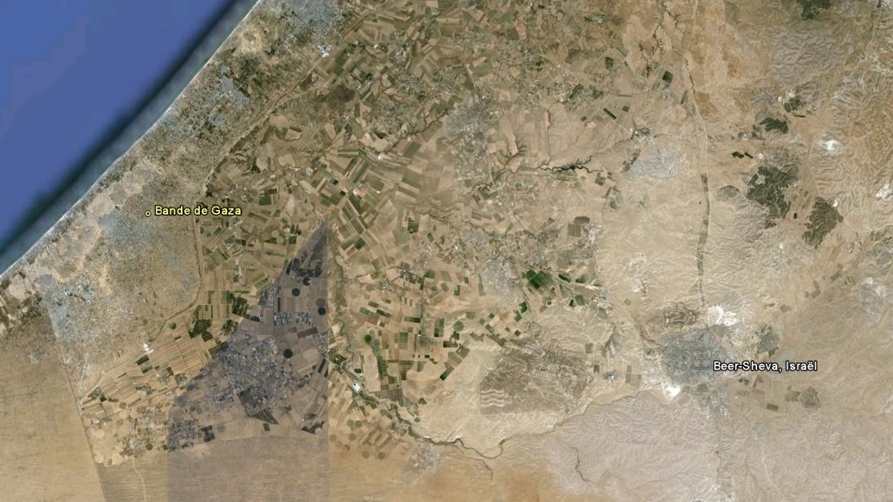 Graffitis sur un monument aux morts turc 