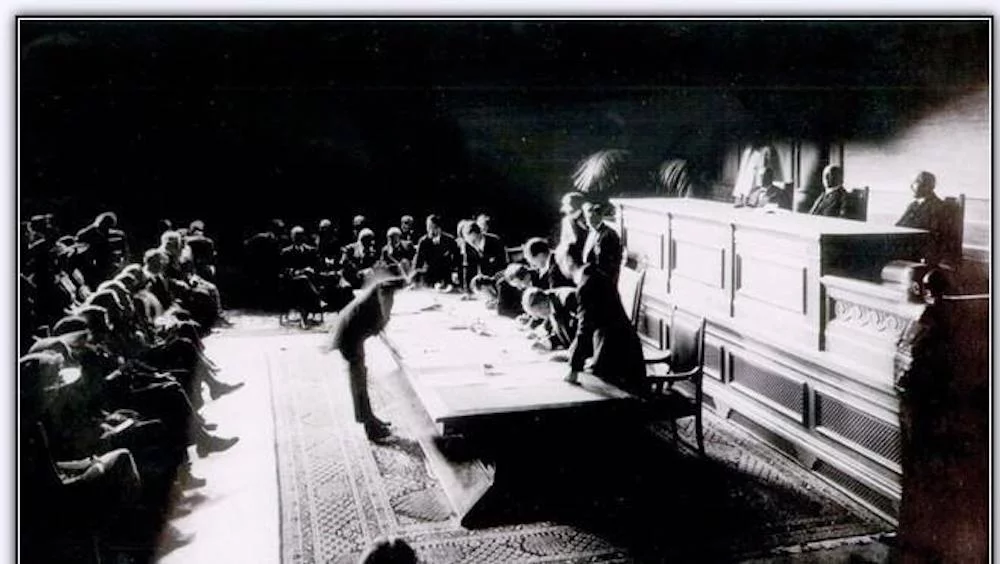 [Histoire] Le 24 juillet (1923), les Turcs signe la création de la République de Turquie