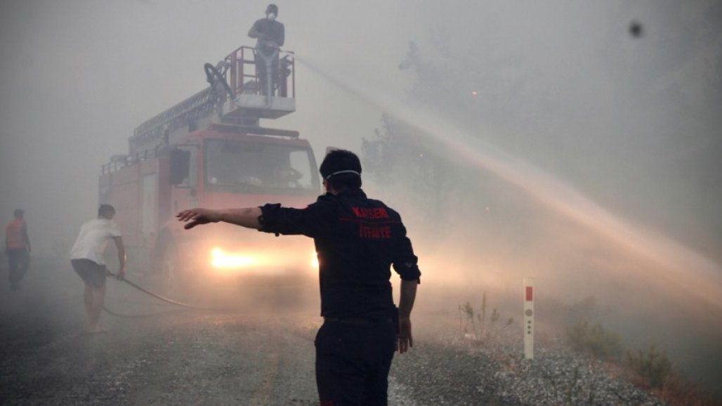 Les villageois deviennent des héros méconnus des incendies de forêt en Turquie
