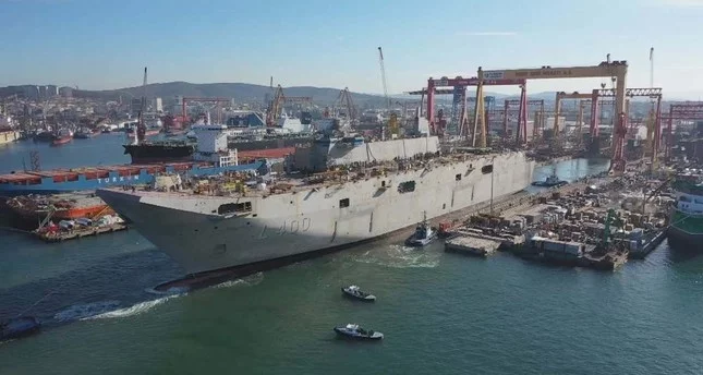 Le futur navire amiral turc TCG Anadolu prêt pour les essais portuaires