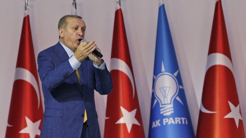 Recep Tayyip Erdogan va réintégrer l'AKP