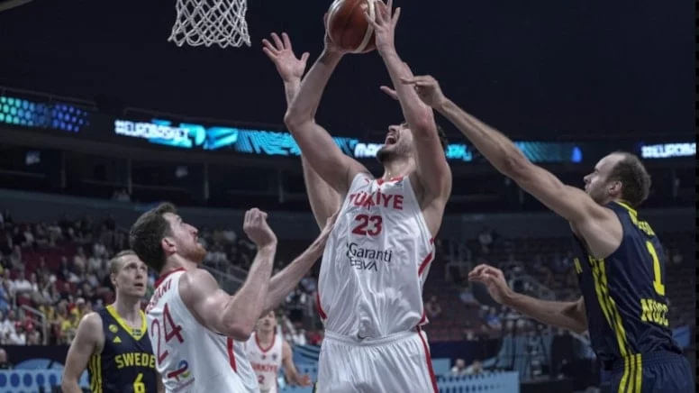 Les « 12 Géants » terrassent la Grèce ! Une finale après 24 ans…