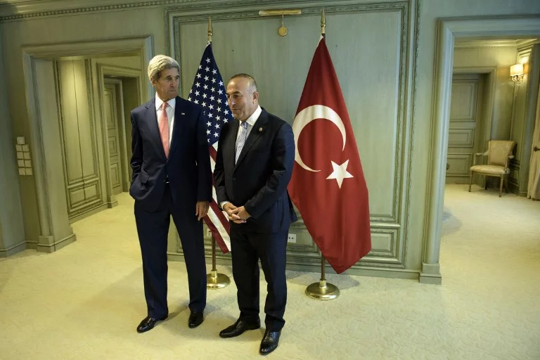 La Turquie va "bientôt" commencer à combattre l'Etat islamique en Syrie