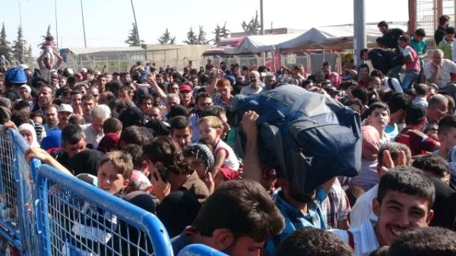 Des milliers de réfugiés syriens en Turquie rentrent chez eux pour l'Aïd 