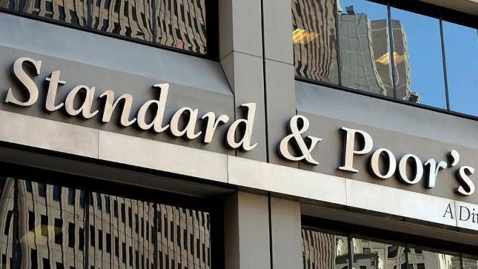 Standard & Poor's abaisse la note de la Turquie