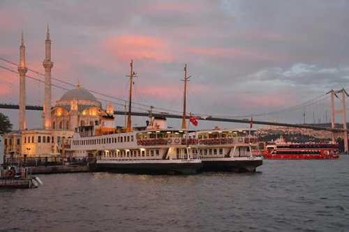 Le président turc promet des réformes économiques après les élections municipales