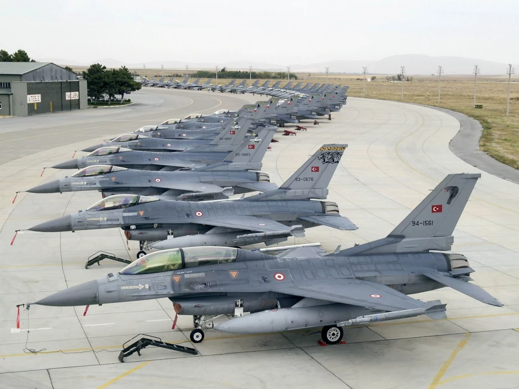 Turquie : manoeuvres militaires à la frontière irakienne