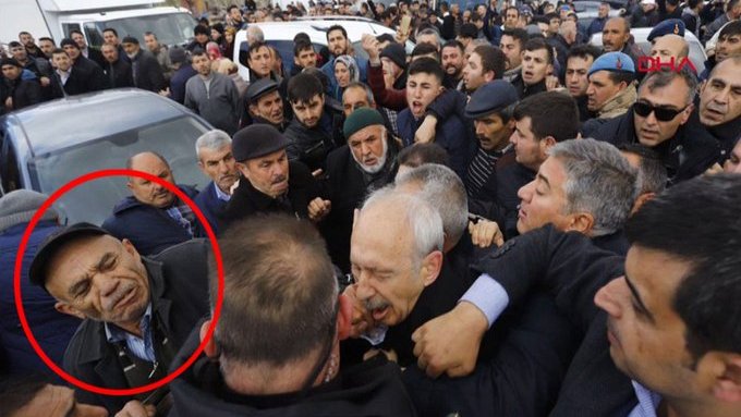 À Ankara, une foule agresse le chef de l'opposition turque