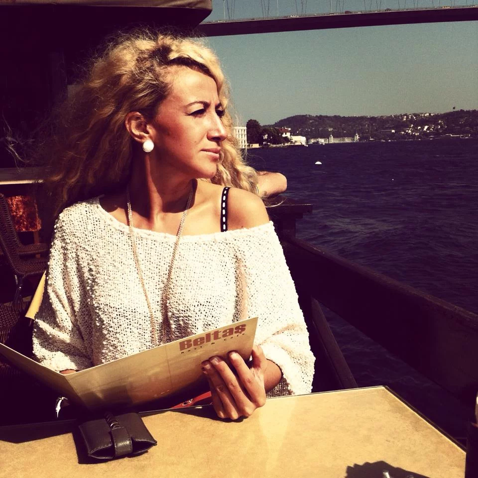 Turquie News est solidaire de la journaliste REYHAN ATAY