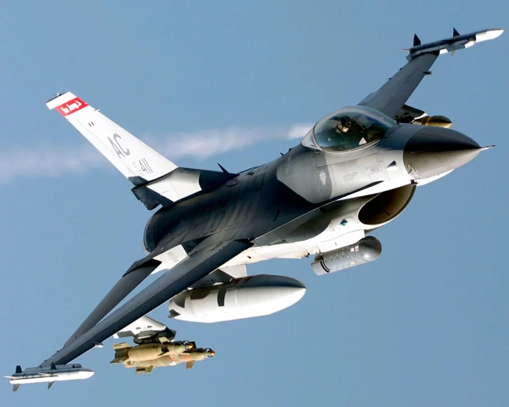Des F-16 turcs interceptent un chasseur russe