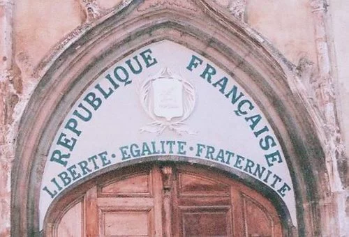 1915 : DEFENDONS LA REPUBLIQUE FRANCAISE !